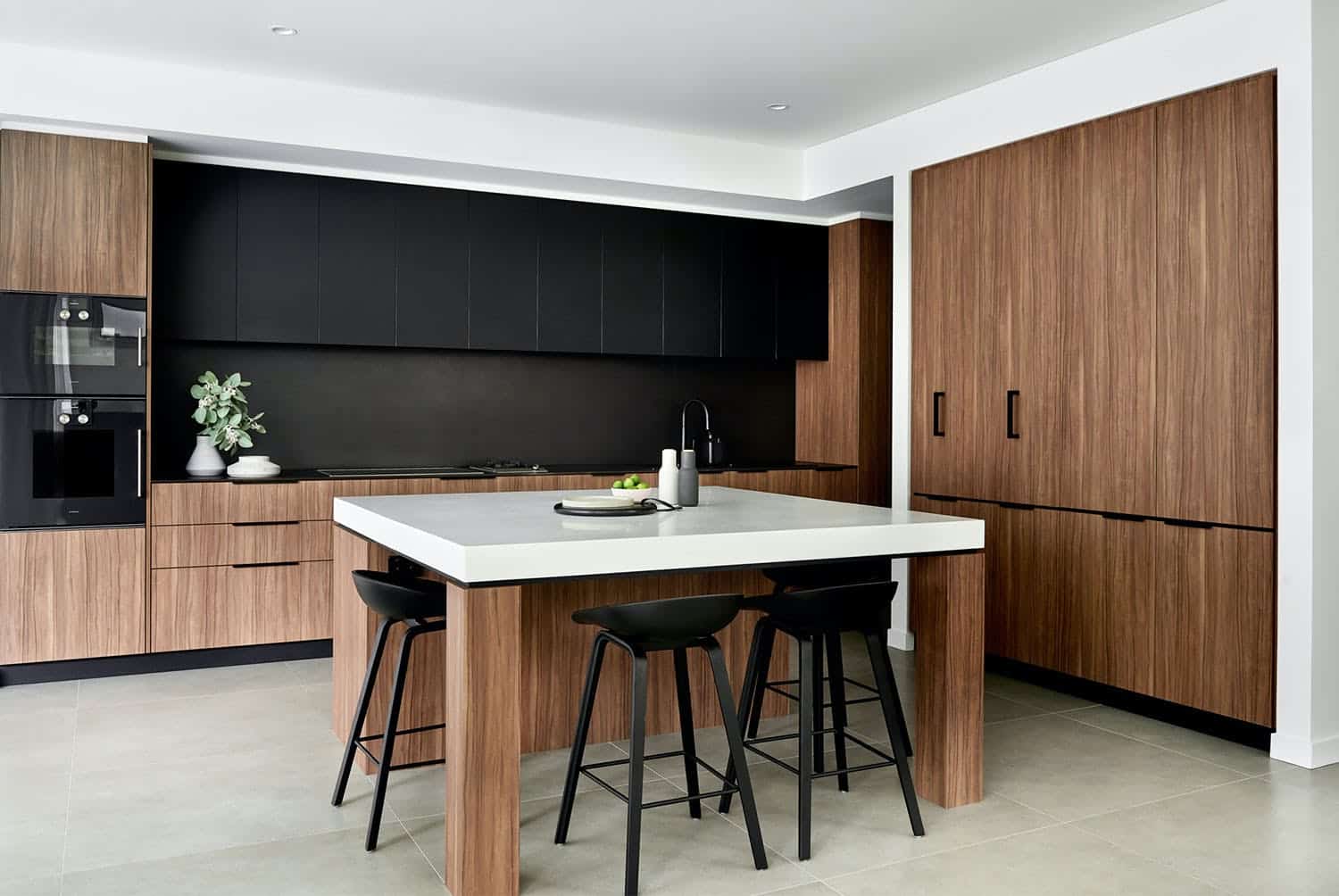 11 Incredible Black Backsplash Kitchen Ideas That’ll Wow You