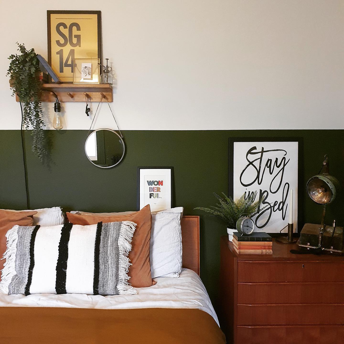 25 Gorgeous Two-Colour Combinations For Bedroom Walls