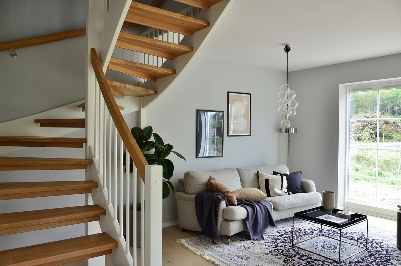 11 Beautiful Wooden Stairs Ideas for a Welcoming Hallway